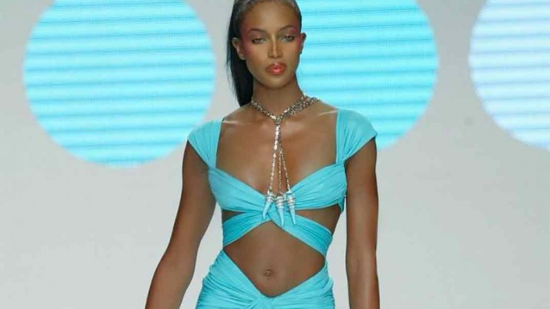 Naomi Campbell anuncia por sorpresa que ha sido madre