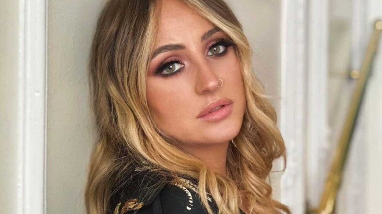 El dineral que gana Rocío Flores por sus publicaciones en Instagram