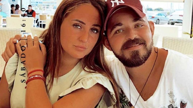 David Flores pide un año de cárcel para su madre, Rocío Carrasco, por el impago de la pensión