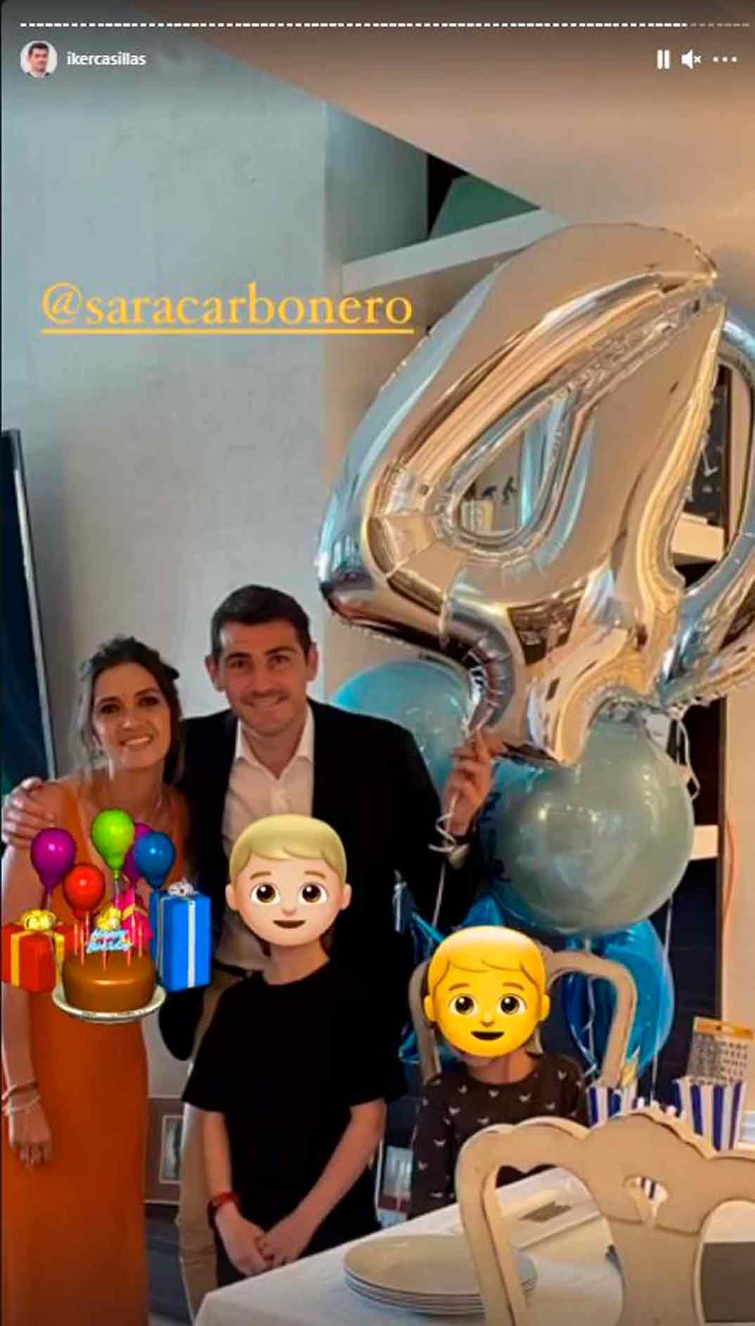 Iker Casillas y Sara Carbonero con sus hijos © Instagram