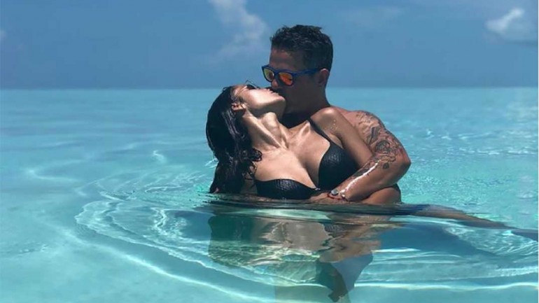 Alejandro Sanz y Rachel Valdés presumen de amor en el paraíso