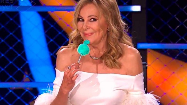 Ana Obregón vuelve a sonreír