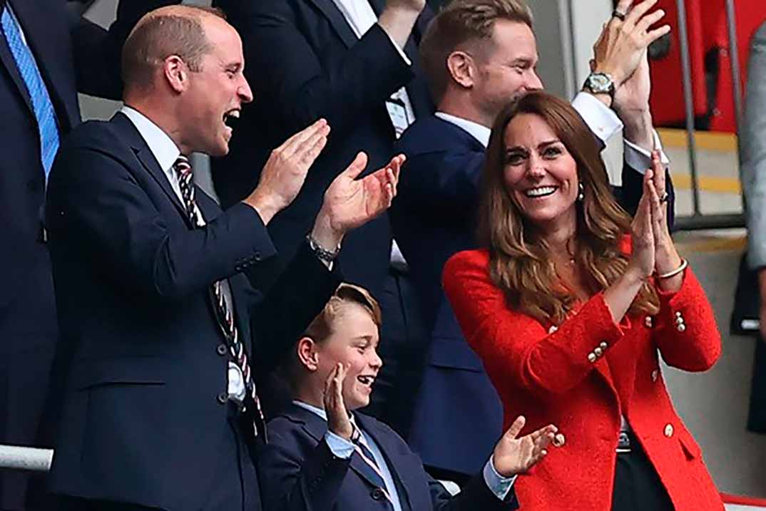 Príncipe Guillermo y Kate Middleton con su hijo George © dukeandduchessofcambridge