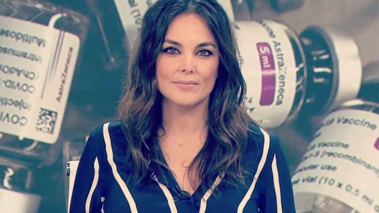 Mónica Carrillo muestra su cicatriz un año después de superar su cáncer