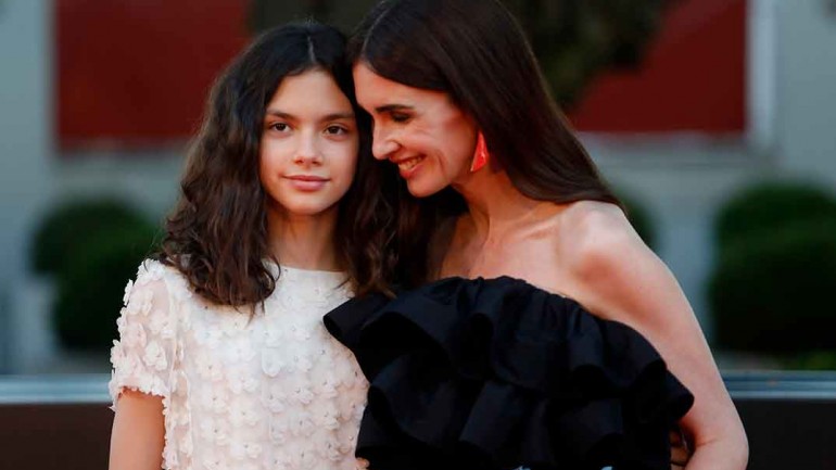 Paz Vega y su hija Ava Salazar, lección de estilo sobre la alfombra roja de Málaga