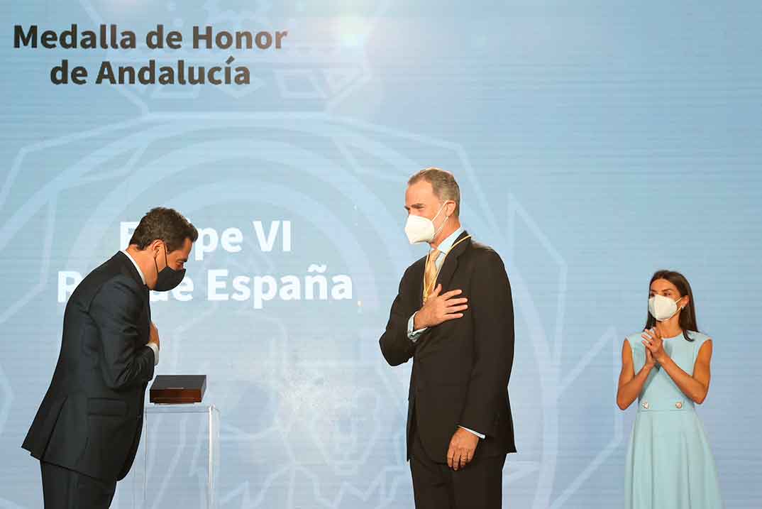 Reyes Felipe y Letizia - Medalla de Honor de Andalucía © Casa S.M. El Rey