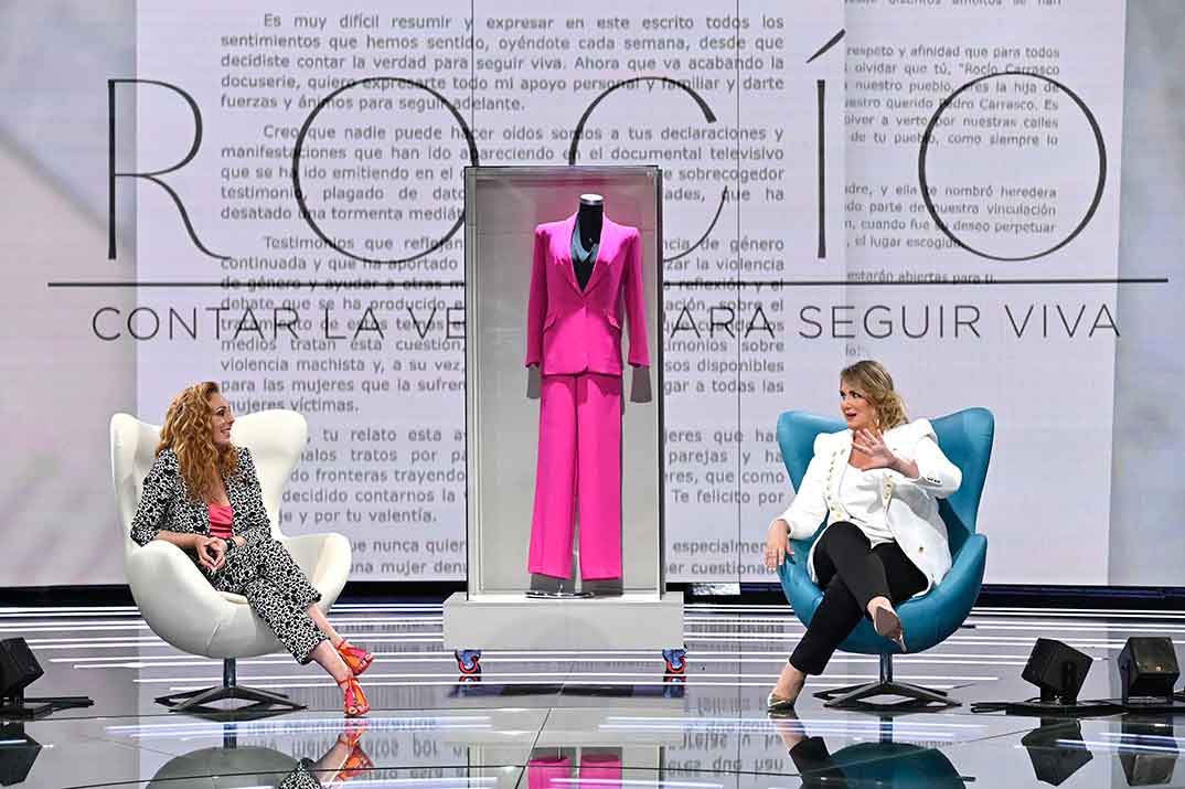 Rocío Carrasco y Carlota Corredera- 'Rocío. Contar la verdad para seguir viva' © Mediaset