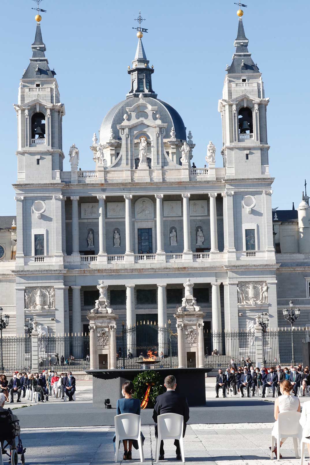 Reyes Felipe y Letizia homenaje a las víctimas del Covid-19 © Casa S.M. El Rey