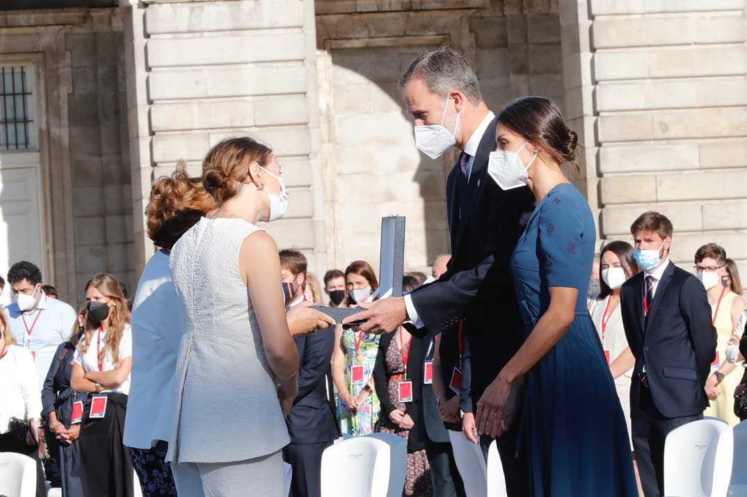 Reyes Felipe y Letizia homenaje a las víctimas del Covid-19 © Casa S.M. El Rey