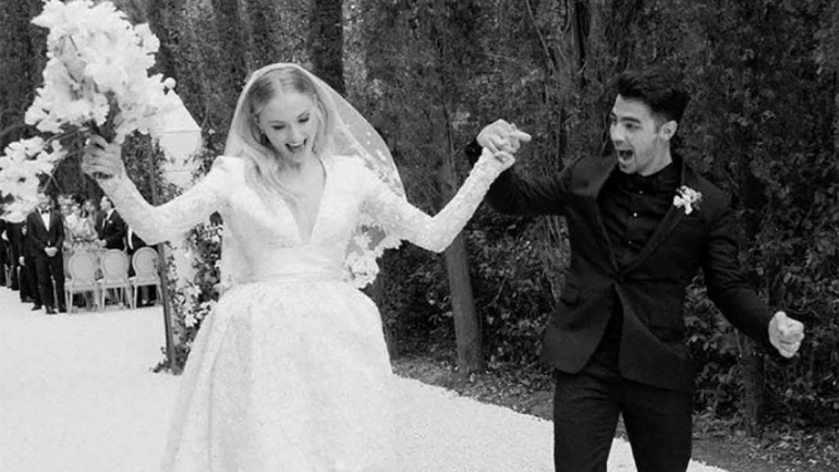 Sophie Turner y Joe Jonas celebran dos años de casados con fotos inéditas de su boda