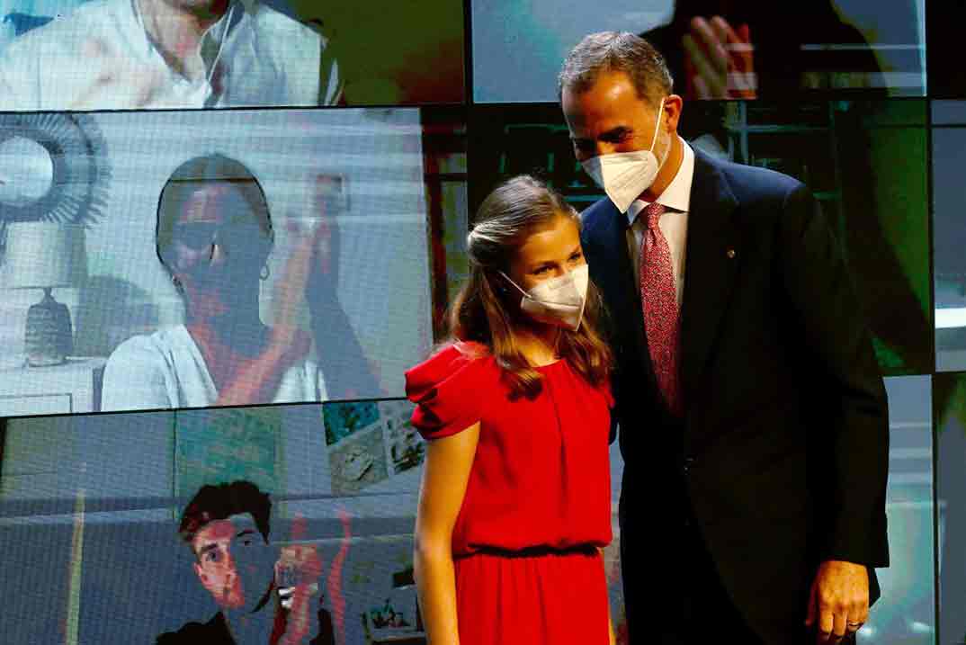 Reyes Felipe y Letizia con la Princesa Leonor e Infanta Sofía - Premios Princesa Girona © Casa Real SM El Rey