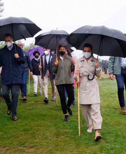 Los reyes Felipe y Letizia en el Camino de Santiago para celebrar la apertura del Año Jacobeo