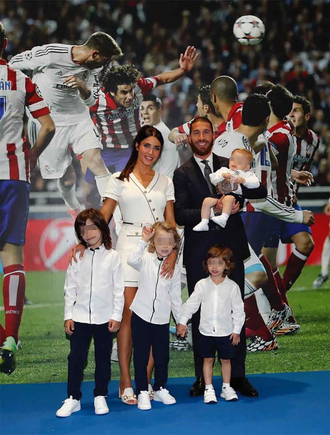 Sergio Ramos y Pilar Rubio con sus cuatro hijos © Instagram