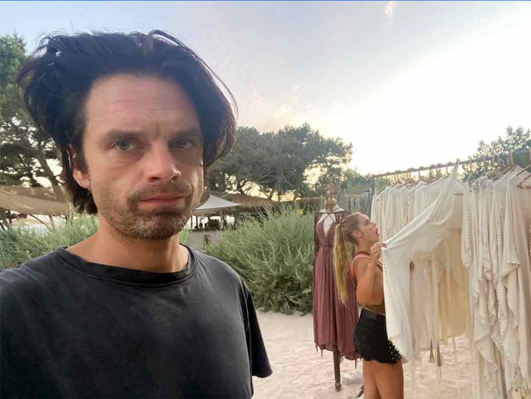 Sebastian Stan y Alejandra Onieva © Instagram