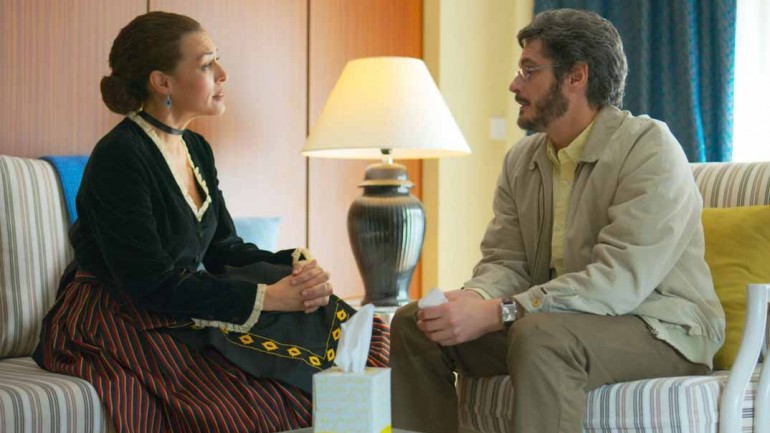 “Benidorm” Capítulo 5 y 6: Tony intenta forzar la boda de María con Xabi
