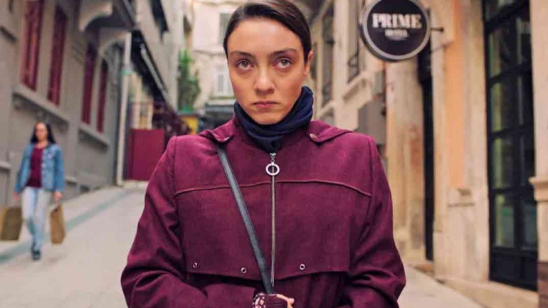 “Inocentes” Capítulo 10: Gülben intenta descubrir si Han se ha casado