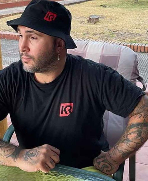Kiko Rivera felicita a Isabel Pantoja como cantante: «Como madre ya es otra cosa»