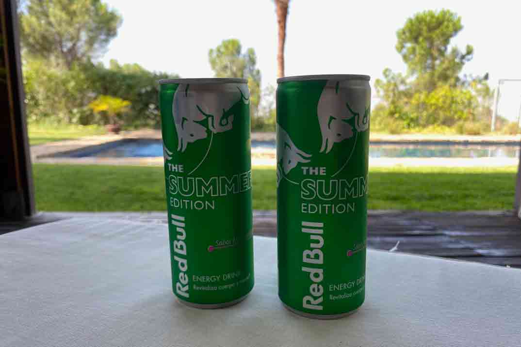 Disfruta del verano con el nuevo lanzamiento de Red Bull: The Summer Edition sabor Fruta del dragón