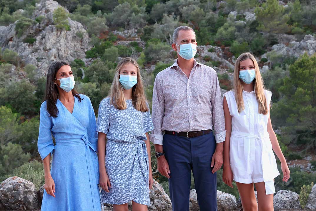 Reyes Felipe y Letizia con sus hijas Leonor y Sofía - Palma de Mallorca © Casa S.M. El Rey