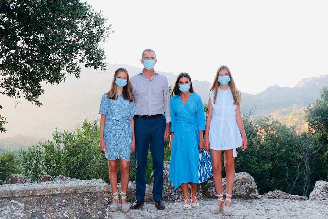 Reyes Felipe y Letizia con sus hijas Leonor y Sofía - Palma de Mallorca © Casa S.M. El Rey