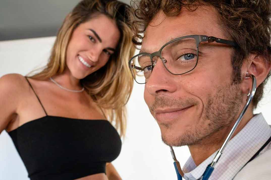 La curiosa forma con la que Rossi ha anunciado que va a ser padre