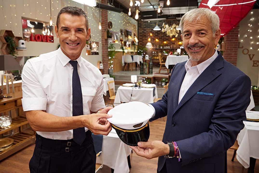 Jesús Vázquez y Carlos Sobera - First Dates Crucero © Mediaset