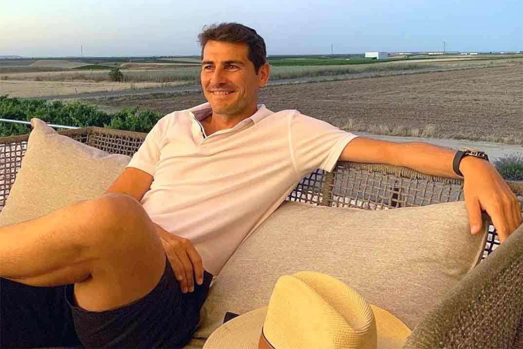 Iker Casillas se despide del verano con nostalgia y lanzando un piropo a Sara Carbonero