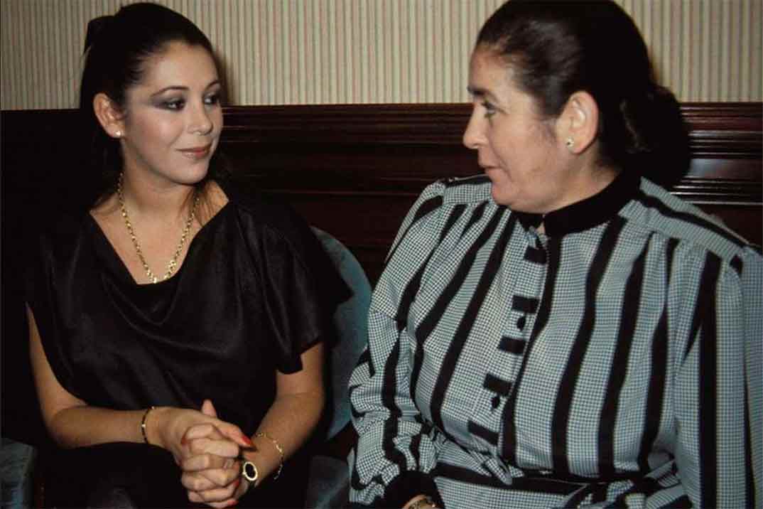 Isabel Pantoja con su madre