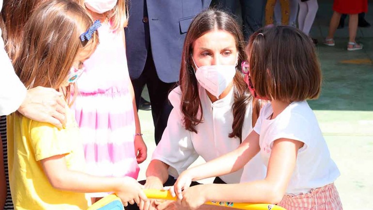 El «uniforme» de la reina Letizia para inaugurar el curso escolar