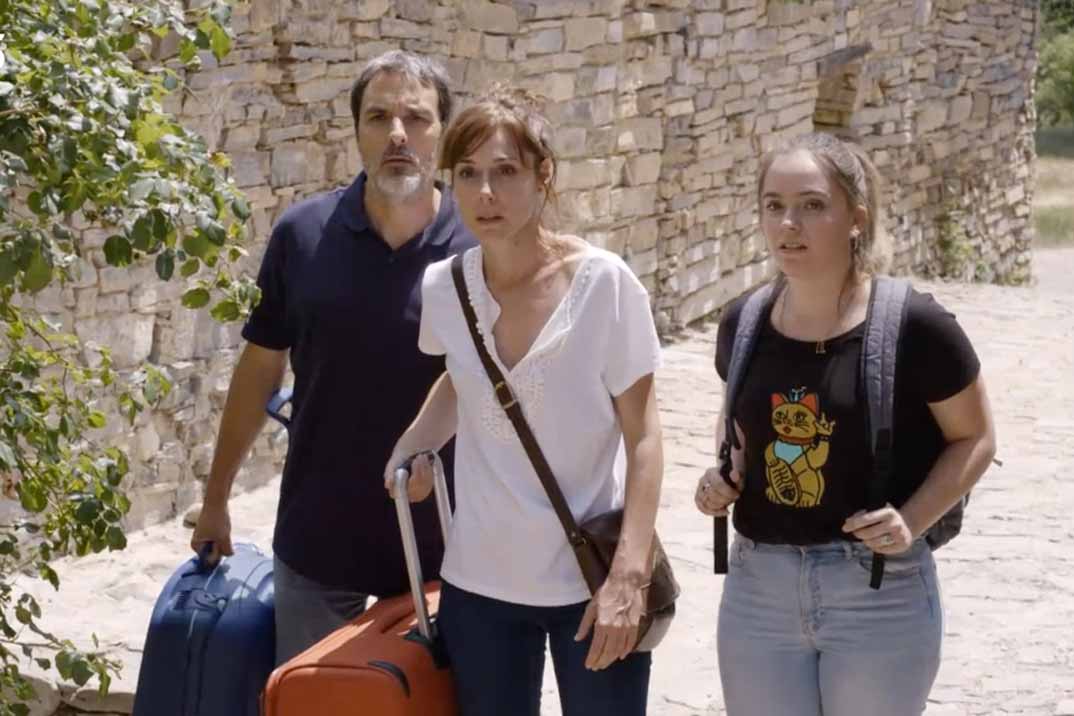 “El pueblo” Temporada 2 Capítulo 5: Laura abandona Peñafría… ¡en compañía de su ex!