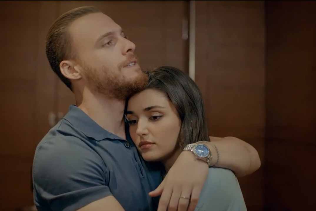 Todas las pistas de la ruptura de Hande Erçel y Kerem Bürsin, protagonistas de ‘Love is in the air’