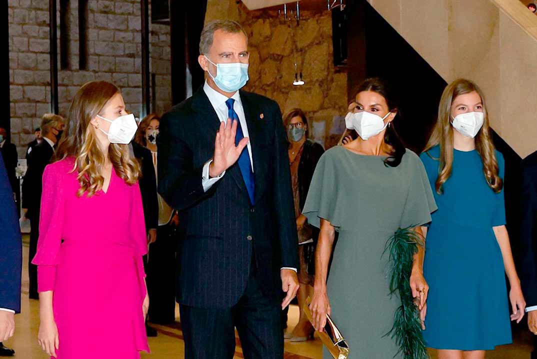 Reyes Felipe y Letizia con la princesa Leonor y la infanta Sofía - l XXIX Concierto Premios Princesa de Asturias © Casa S.M. El Rey