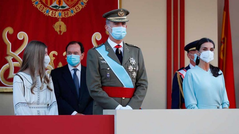 Los estilismos de la reina Letizia y la infanta Sofía en el Día de la Hispanidad