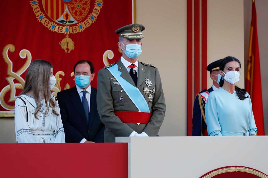 Los estilismos de la reina Letizia y la infanta Sofía en el Día de la Hispanidad