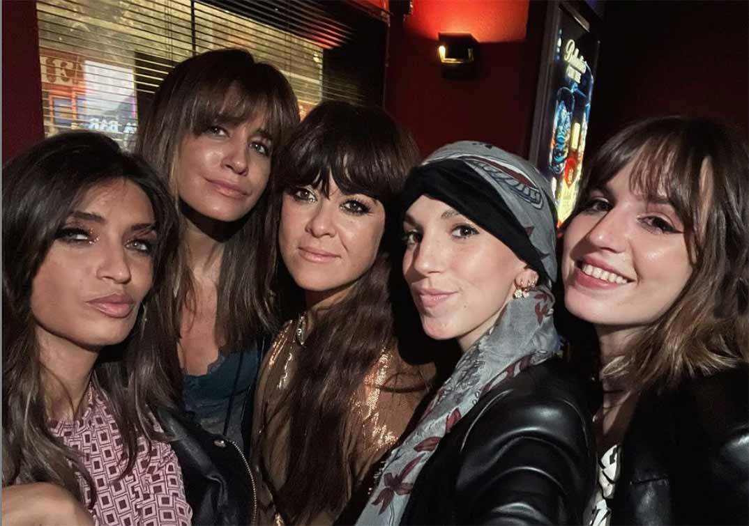 Sara Carbonero, Isabel Jiménez, Vanesa Martín, Elena Huelva y su hermana Emi Huelva © Instagram