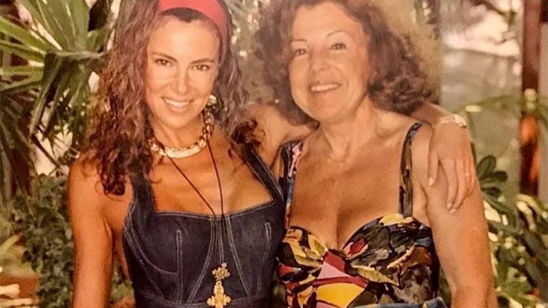 Ana Obregón pide perdón a su madre seis meses después de su muerte