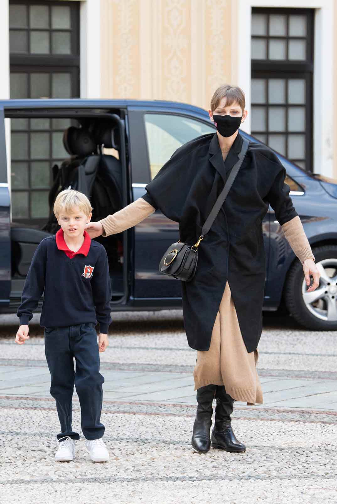 Princesa Charlene con el príncipe Alberto de Mónaco y sus hijos © Palais Princier Monaco