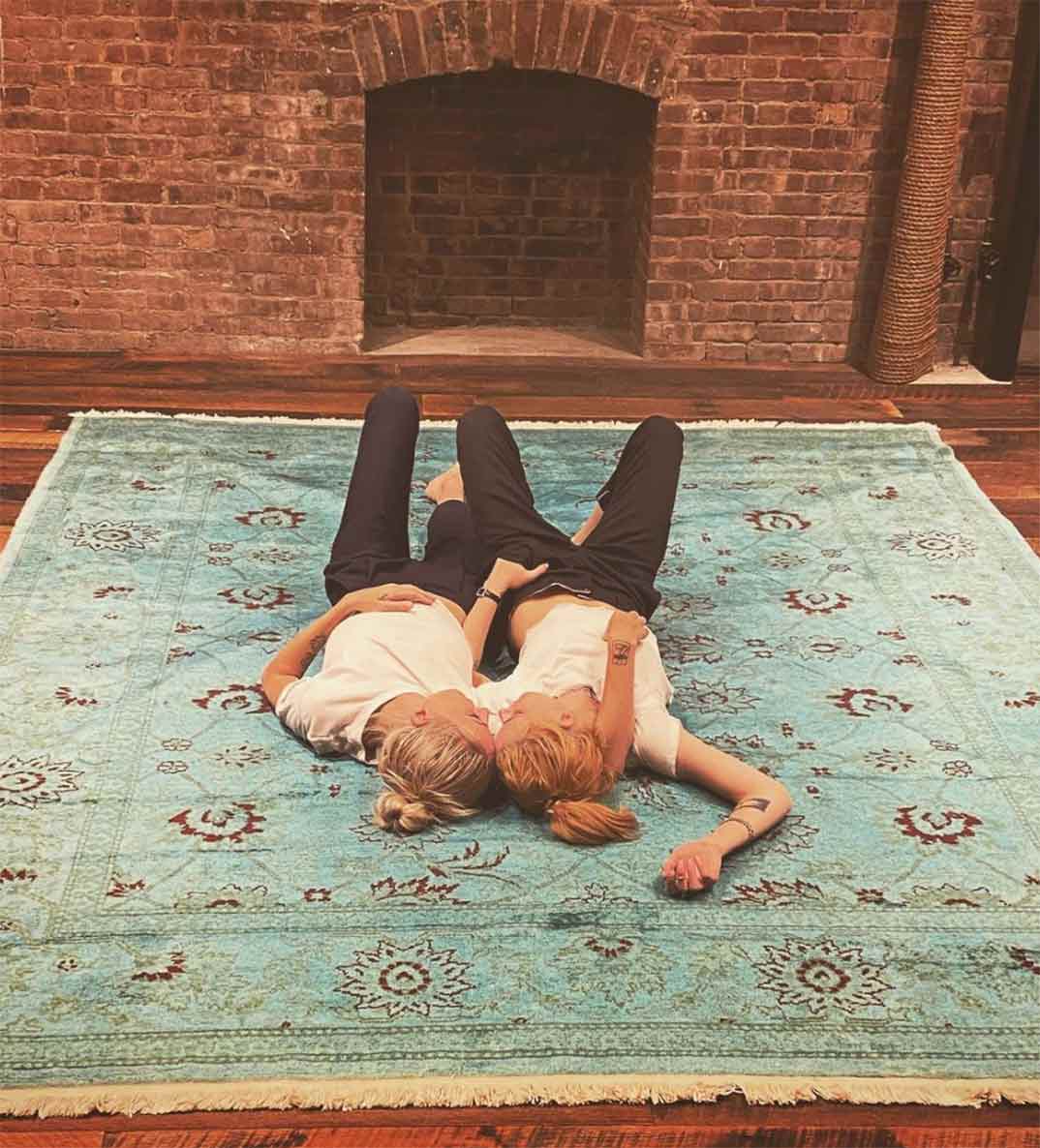 Kristen Stewart y Dylan Meyer © Instagram