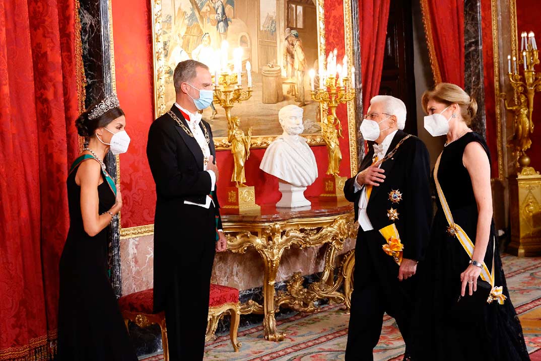 Reyes Felipe y Letizia - Cena de gala ofrecida en honor de S.E. el Presidente de la República Italiana © Casa Real S.M. El Rey