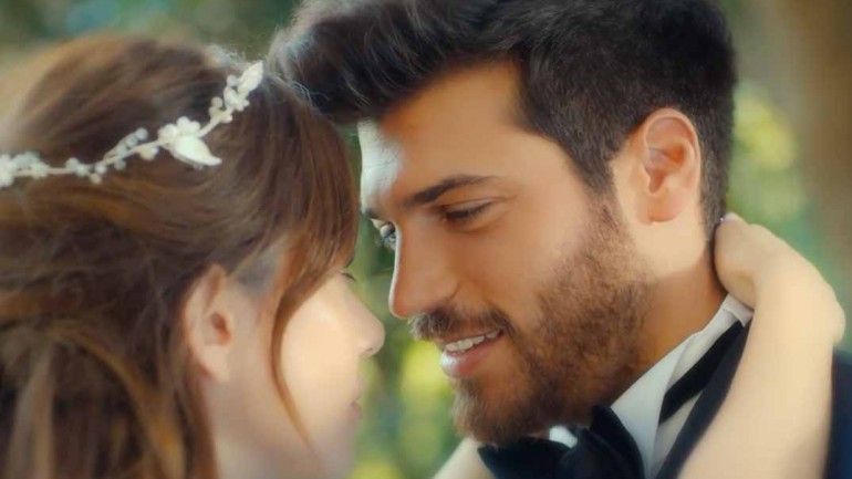 “El hombre equivocado” – Capítulo 6: El amado juego de Özgür y Ezgi ¿ha terminado?