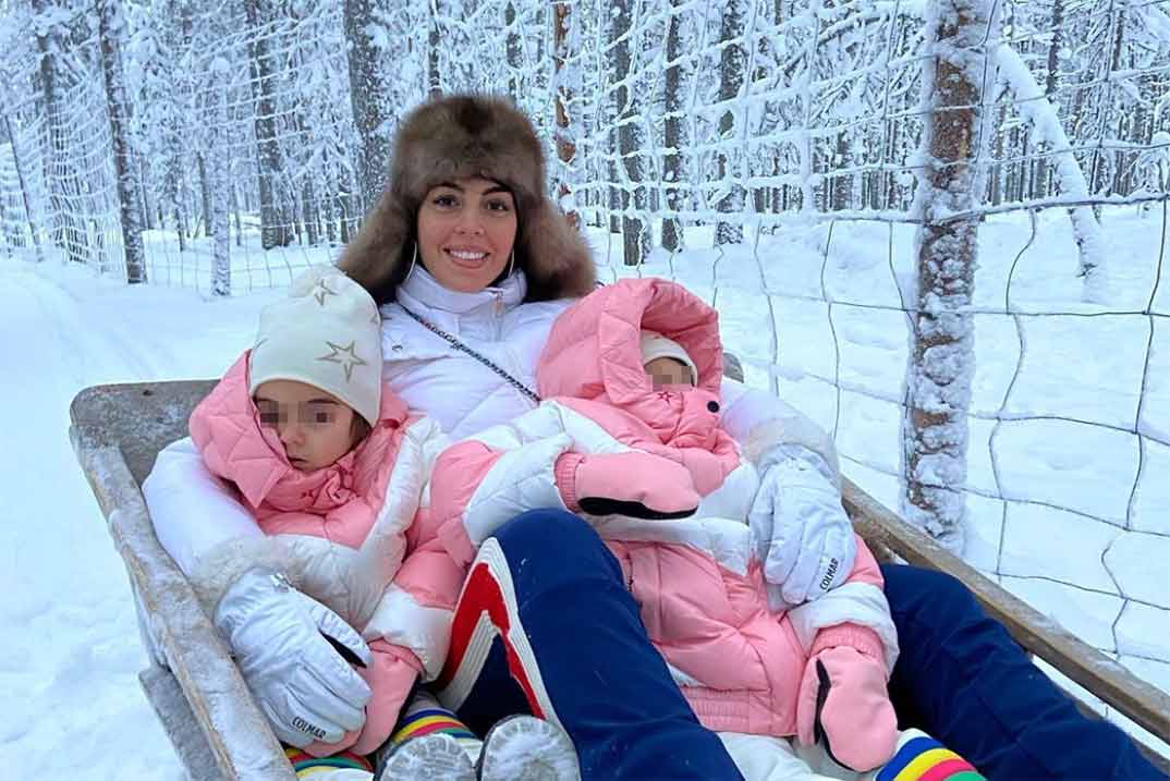 Así ha sido el espectacular viaje de Georgina Rodríguez con sus hijos a Laponia para conocer a Papá Noel