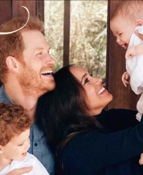 El príncipe Harry y Meghan Markle comparten la primera foto de su hija Lilibet