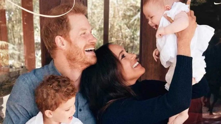 El príncipe Harry y Meghan Markle comparten la primera foto de su hija Lilibet
