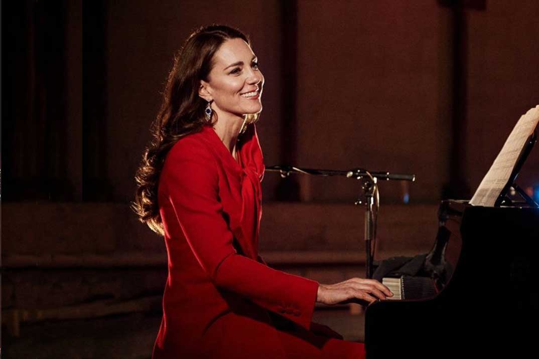 Kate Middleton sorprende tocando el piano en su concierto de Nochebuena