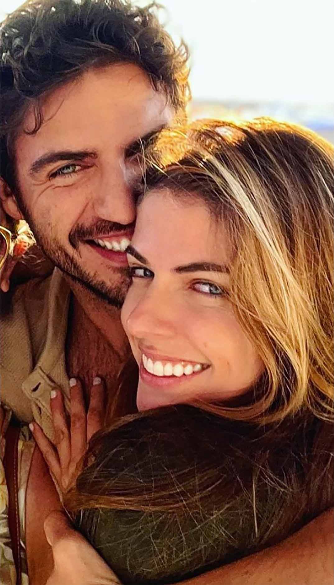 Maxi Iglesias y Stephanie Cayo © Instagram