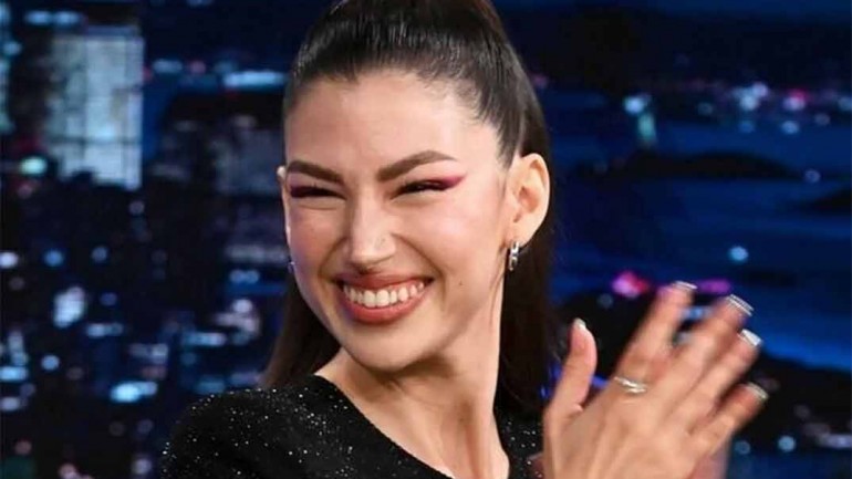 Úrsula Corberó arrasa en el show de Jimmy Fallon contando una anécdota con Madonna