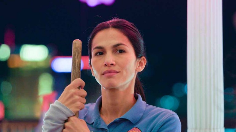 “La chica de la limpieza” borra los crímenes de la mafia – Estreno en HBO Max