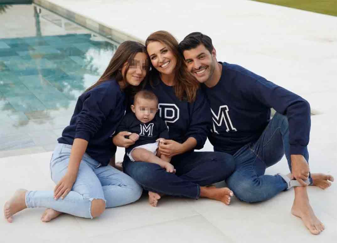 Paula Echevarría y Miguel Torres con su hijo Miki © Instagram