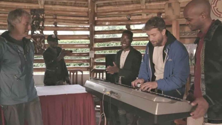 ‘Planeta Calleja’ viaja a Uganda con Pablo Alborán