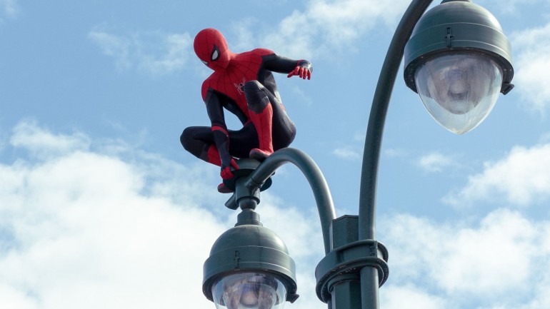Spider-Man: No Way Home supera las expectativas y recibe críticas positivas